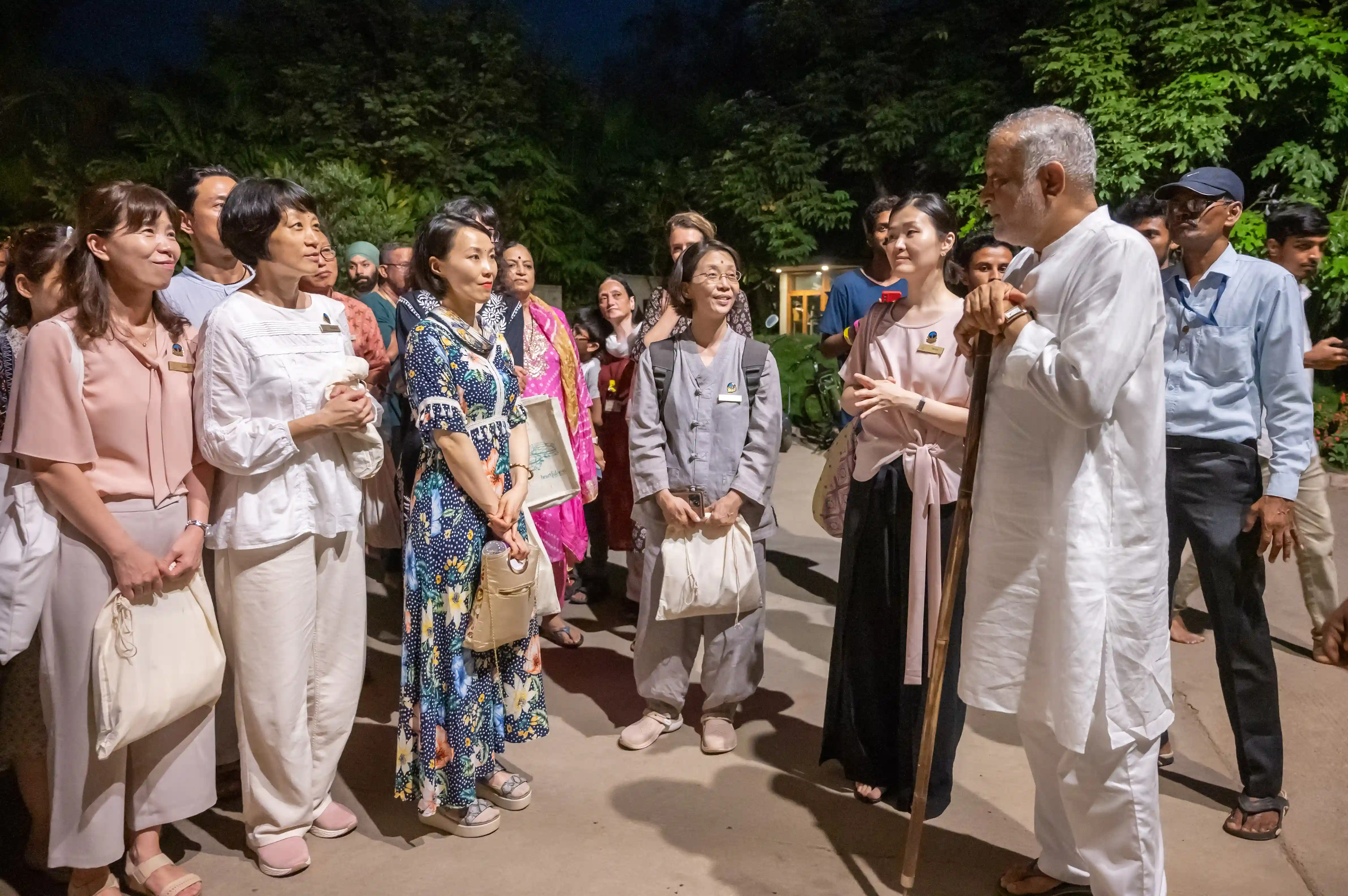 Daaji with korean people