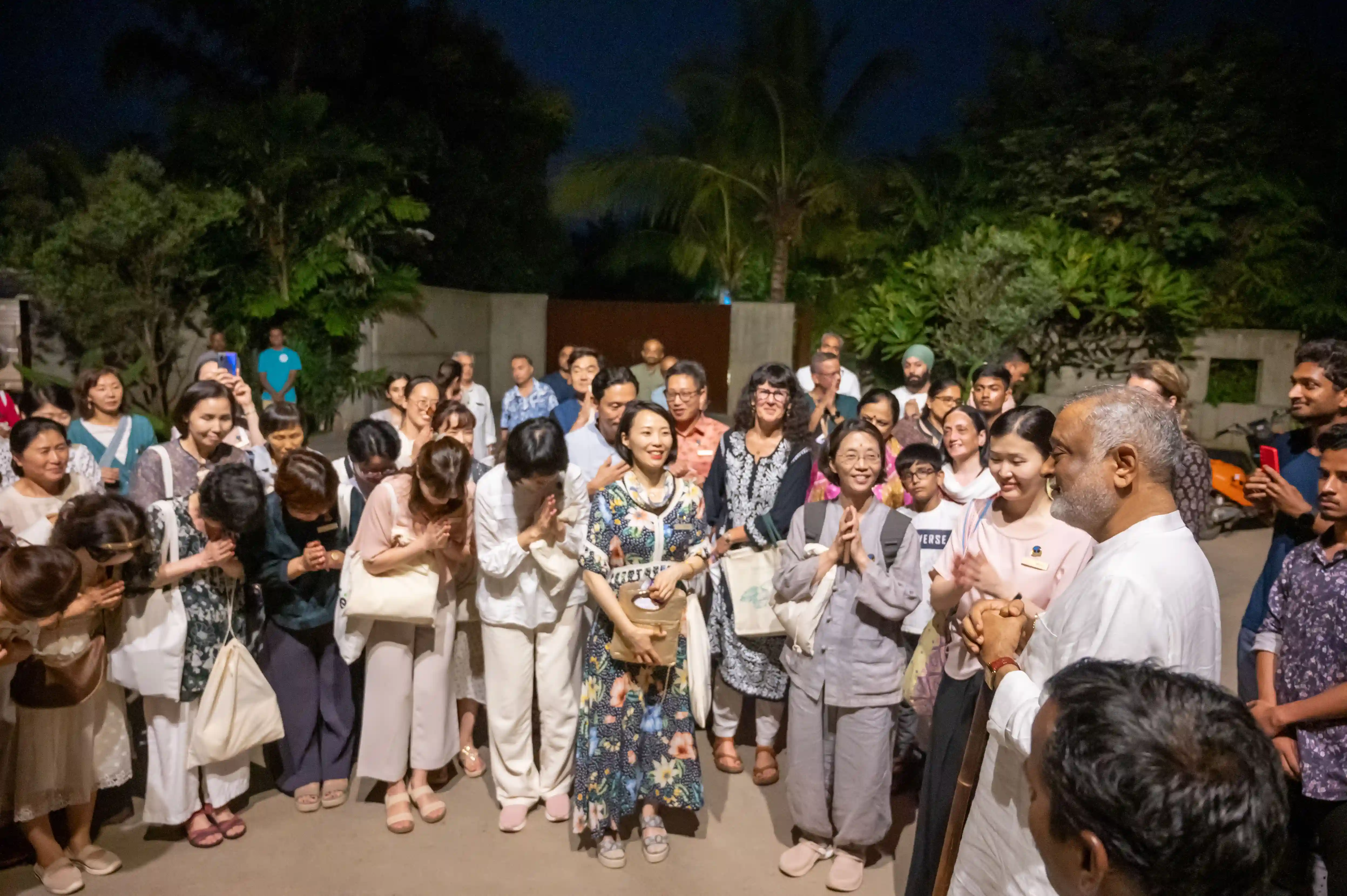 Daaji with korean people