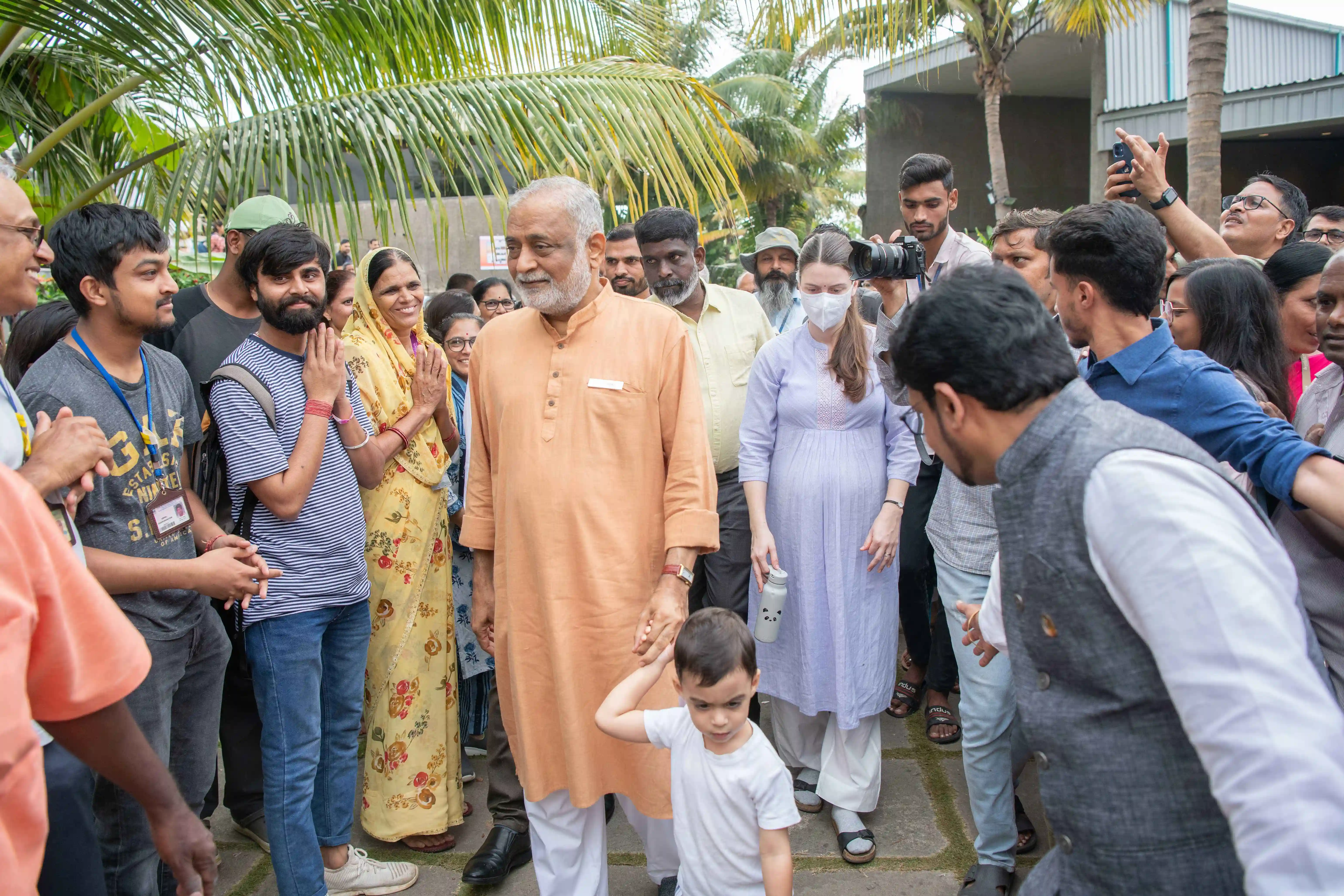 Daaji-while-returning-2