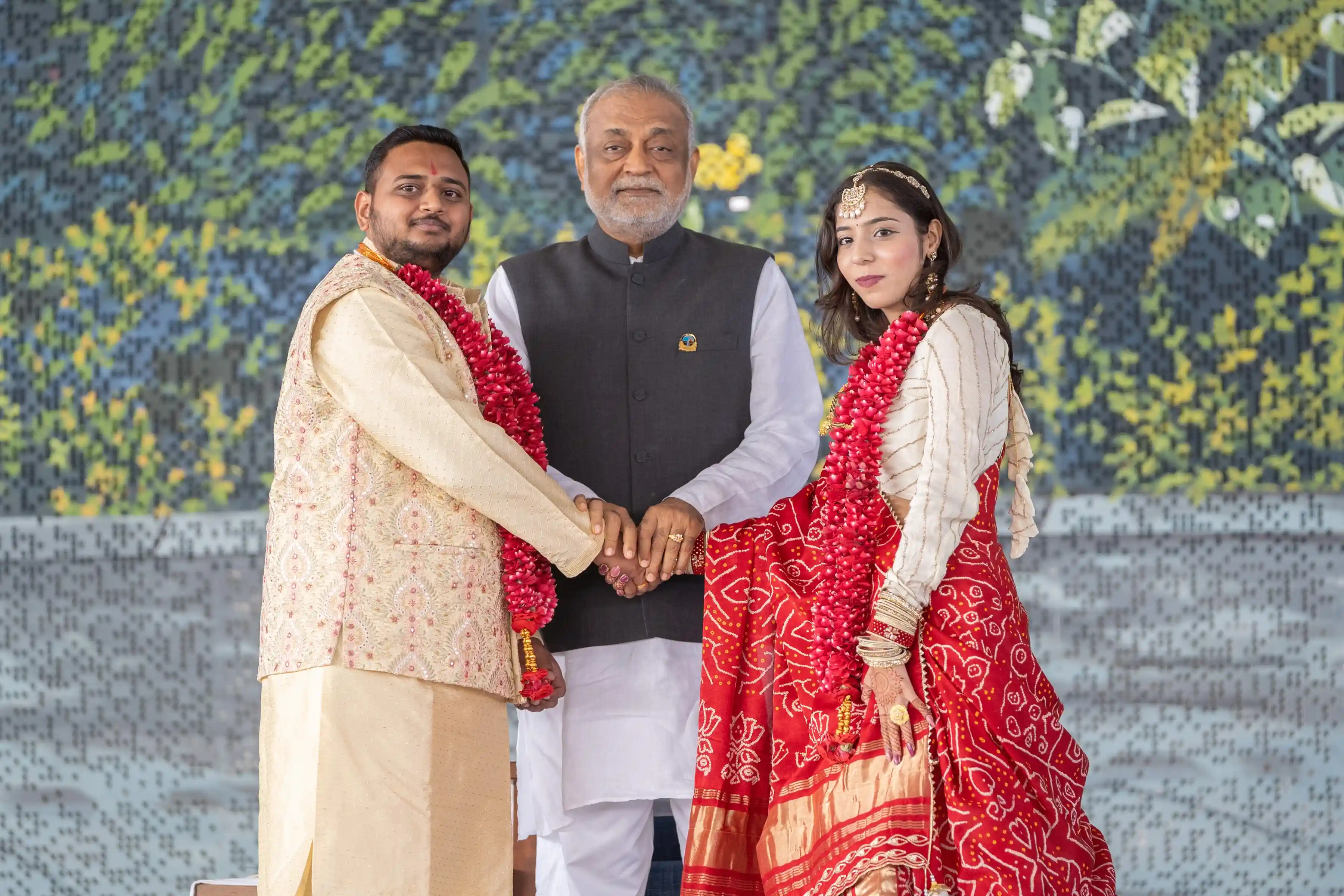 daaji-with-new-couple-2