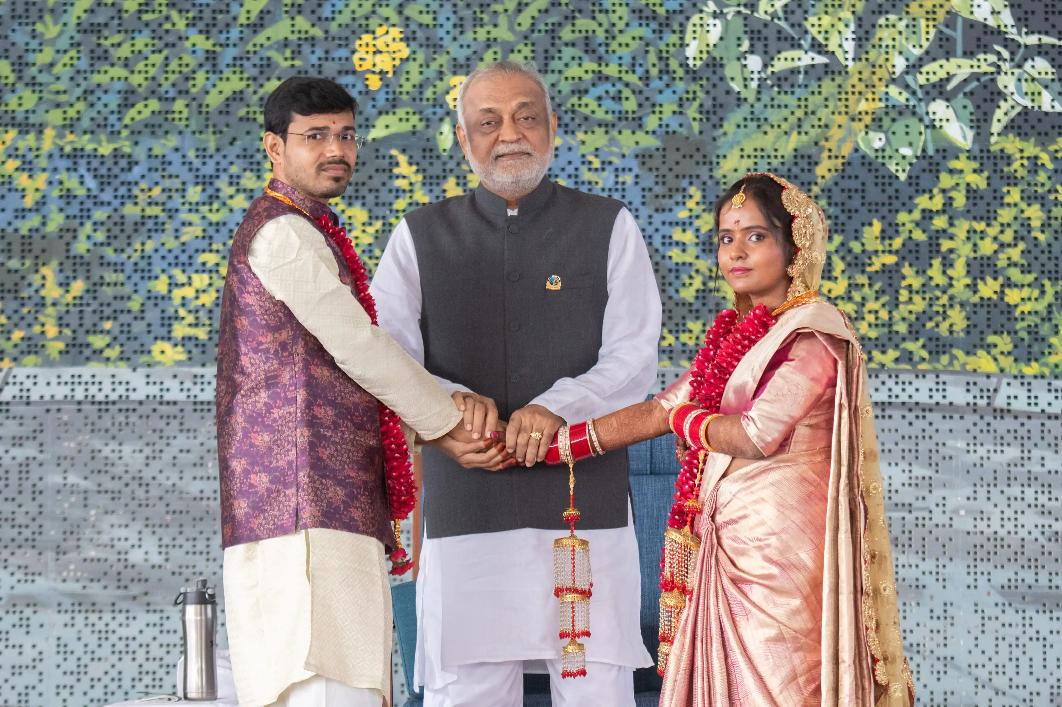 daaji-with-new-couple-4